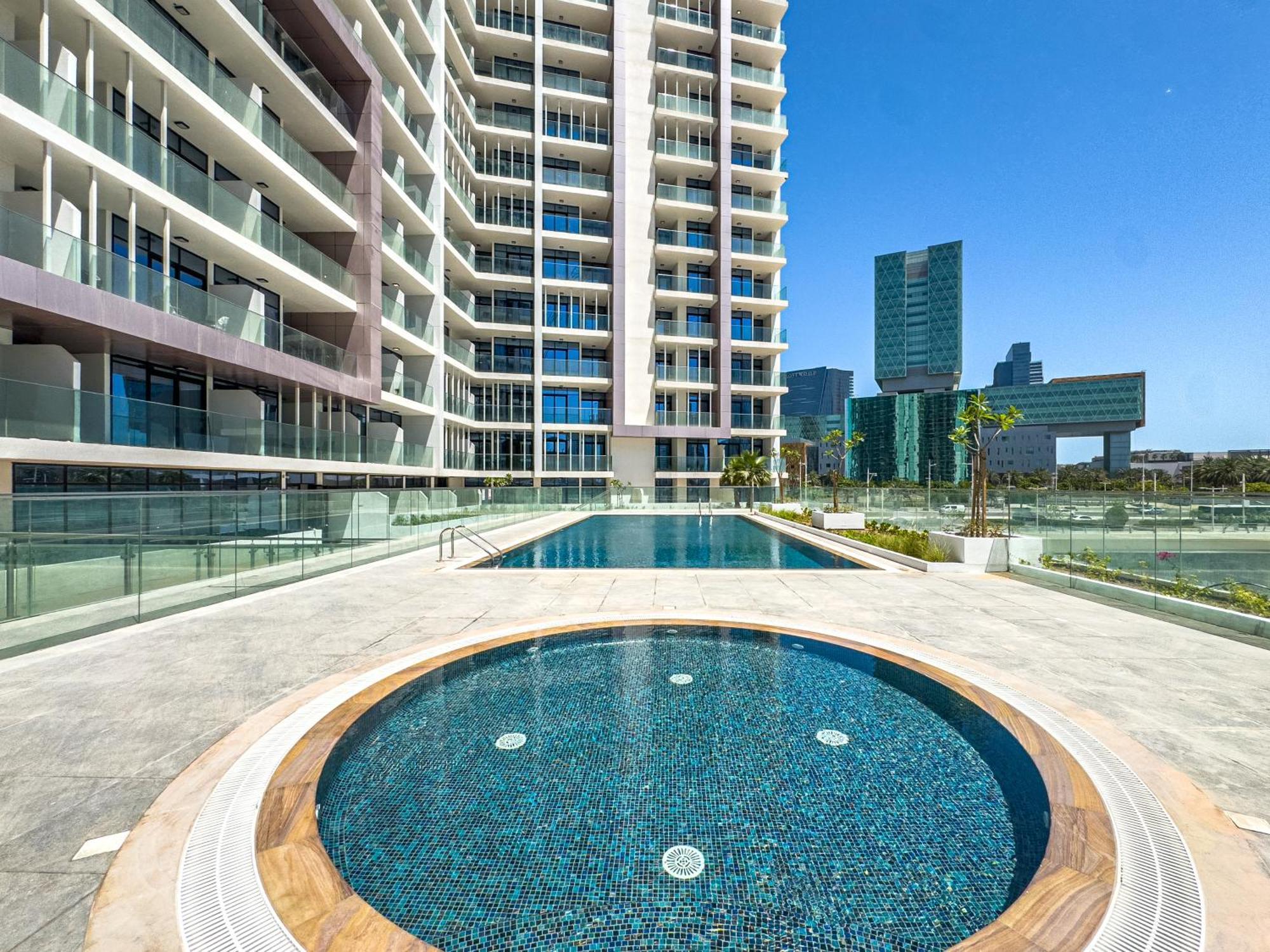 Full Cleveland & Canal View - Perfect Corporate - 5 Min Walk From Adgm And Galleria - Big Balcony - Upgraded