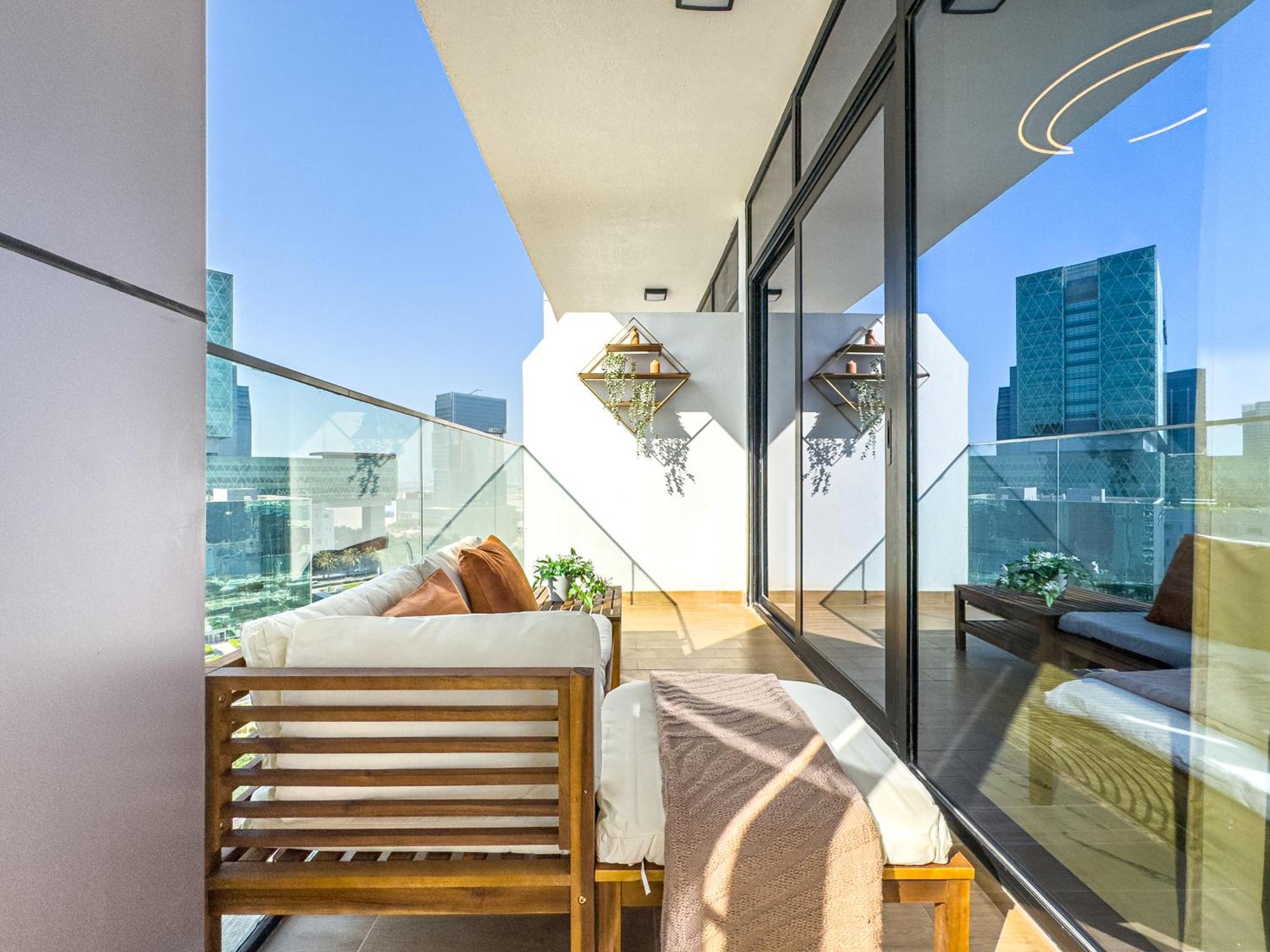 Full Cleveland & Canal View - Perfect Corporate - 5 Min Walk From Adgm And Galleria - Big Balcony - Upgraded *